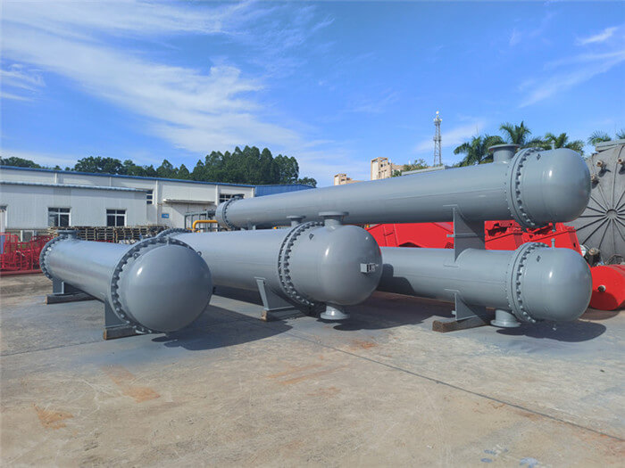 管壳式浮头换热器_洛阳润成.jpg